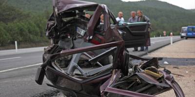 Kütahya'da trafik kazasında 1 kişi öldü 1 kişi yaralandı