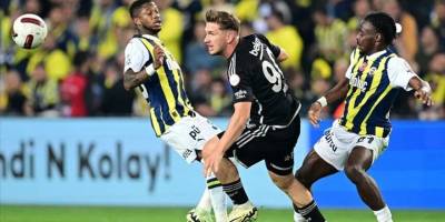 Derbiyi kazanan Fenerbahçe şampiyonluk umutlarını sürdürdü