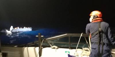 İzmir açıklarında 34 düzensiz göçmen kurtarıldı