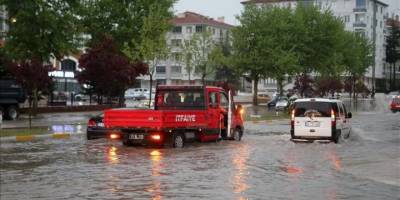 Çorum'da şiddetli yağış etkili oldu