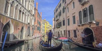 Venedik, günübirlik ziyaretçilerden aldığı giriş ücretinden 700 bin avrodan fazla gelir elde etti