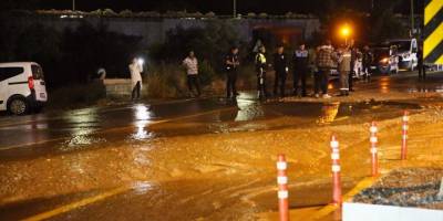 Bodrum'da içme suyu hattında patlama oldu, kara yolu trafiğe kapatıldı