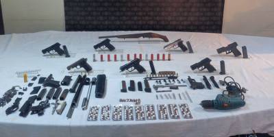 İzmir'de silah ve uyuşturucu operasyonunda 7 kişi tutuklandı