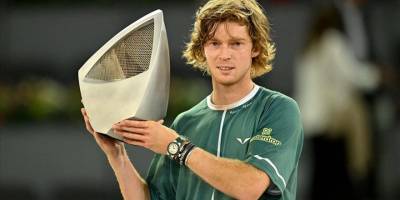 Madrid Açık Tenis Turnuvası'nı erkeklerde Rublev kazandı