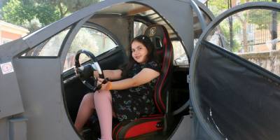 Ödemiş'te liselilerin geri dönüşümle tasarladığı elektrikli araç sergilendi