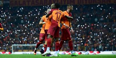 Galatasaray, tecrübeli futbolcularıyla şampiyonluğa koşuyor