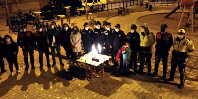 Aydın'da gazetecilerden sürpriz Polis Haftası kutlaması