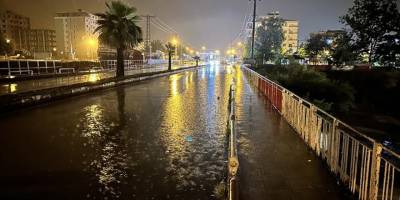 Hatay'da sağanak nedeniyle 2 ilçede eğitime ara verildi
