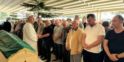 Kanada'da trafik kazasında ölen kişi İzmir'de toprağa verildi