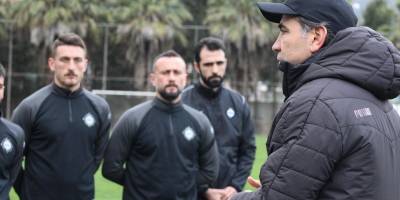 Teknik direktör Osman Özköylü, Altay'la ilk antrenmanına çıktı