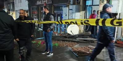 Kars'ta Galatasaray'ın şampiyonluğunu kutlayan 3 taraftar balkonun çökmesiyle yaralandı