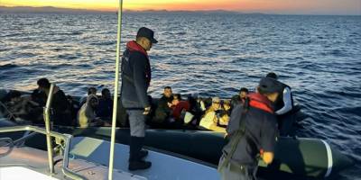 İzmir açıklarında 37 düzensiz göçmen kurtarıldı