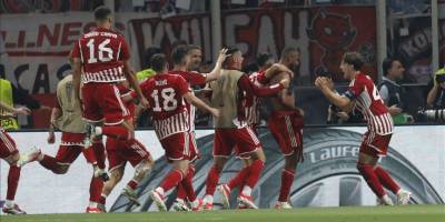 UEFA Avrupa Konferans Ligi'nde şampiyon Olympiakos