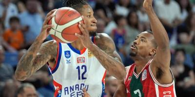 Anadolu Efes: 103 - Pınar Karşıyaka: 80