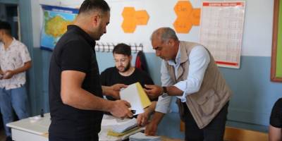 Seçimlerin yenilendiği 3 ilçe ve 4 beldede vatandaşlar sandık başına gitti