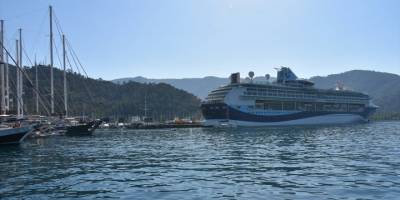 Yolcu gemisi "Marella Discovery" Marmaris'e geldi