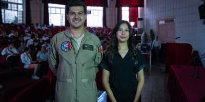 İzmir'de başarılı lise öğrencilerine havacılık sunumu