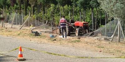 İzmir'de traktörün altında kalan karı koca hayatını kaybetti