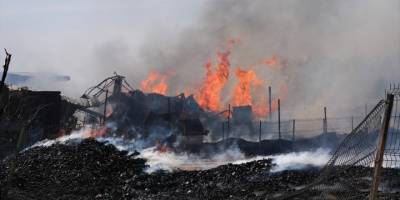 İzmir'de palet depolarında çıkan yangın kontrol altında