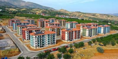Deprem bölgesinde 60 bin hak sahibinin kalıcı konutlara yerleştirilmesine bayram sonrası başlanacak