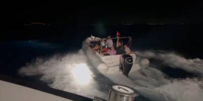 İzmir açıklarında 139 düzensiz göçmen yakalandı