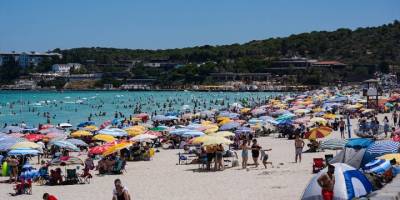 Turizm merkezi Çeşme'de yoğunluk yaşanıyor