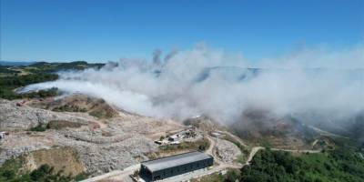 Yalova'da katı atık depolama alanında çıkan yangına müdahale ediliyor