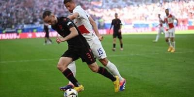 Hırvatistan uzatma dakikalarında yıkıldı, Arnavutluk bir puanı kurtardı