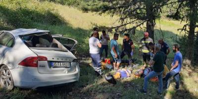 Manisa'da uçuruma yuvarlanan otomobildeki 4 kişi yaralandı