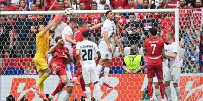 Sırbistan, Slovenya karşısında 1 puanı son anda kurtardı