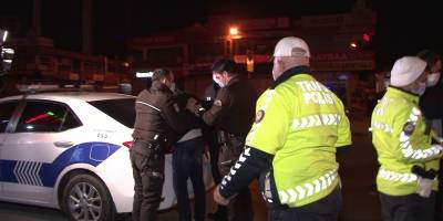 Kısıtlamada kontrol noktasından kaçan şahıstan polislere, "Sizin yanınıza bırakmayacağım, sizi mahkemeye vereceğim" tehdidi