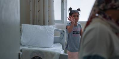 Nefes darlığı çeken çocuğun göğüs boşluğundan yaklaşık yarım kilogramlık kitle çıkarıldı