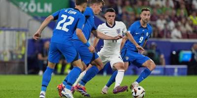 İngiltere ve Slovenya el ele üst tura yükseldi