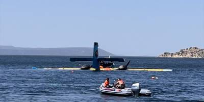 Muğla'da göle düşen yangın söndürme uçağının enkazı çıkarılıyor