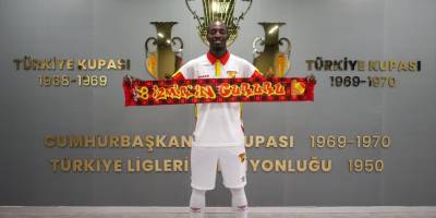 Göztepe, orta saha oyuncusu Isaac Solet'i transfer etti