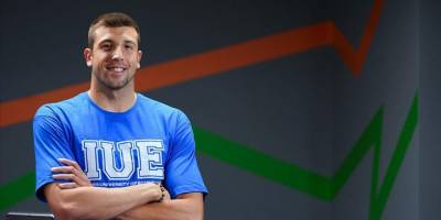 Avrupa şampiyonu milli yüzücü Sakcı: Kürsüde o madalyayı alıp İstiklal Marşı'nı bağıra bağıra okumak gurur vericiydi