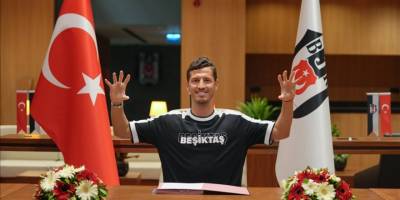 Beşiktaş, Salih Uçan'ın sözleşmesini yeniledi