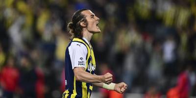 Fenerbahçe, milli futbolcu Çağlar Söyüncü ile 3+1 yıllık sözleşme imzaladı