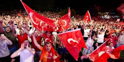 Galibiyet coşkusu meydanlara taştı