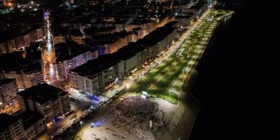 Avusturya-Türkiye karşılaşmasını vatandaşlar dev ekrandan izledi