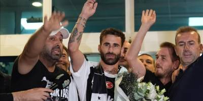 Beşiktaş'ta yeni transfer Rafa Silva, takıma katıldı