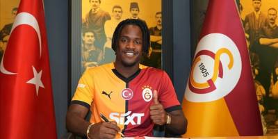 Belçikalı futbolcu Batshuayi, Galatasaray'da forma giyeceği için gurur duyuyor