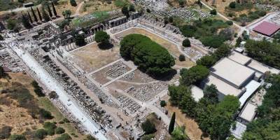 Efes Antik Kenti'nin Koressos Kapısı gün yüzüne çıkarılacak