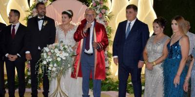 Turgutlu Belediye Başkanı Çetin Akın kızının nikahını kıydı