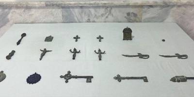 Afyonkarahisar'da bir kişi arazide bulduğu objeleri jandarmaya teslim etti