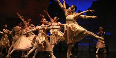 21. Uluslararası Bodrum Bale Festivali "Kuğu Gölü" balesiyle başladı