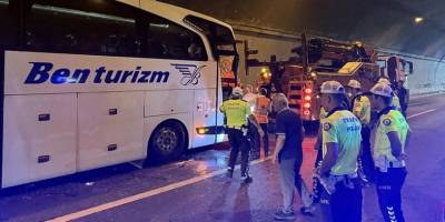 Anadolu Otoyolu'nun Kocaeli kesiminde 4 aracın karıştığı kazada 15 kişi yaralandı