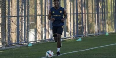 MKE Ankaragücü'nde Renaldo Cephas antrenmana çıktı