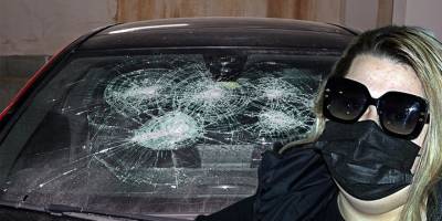 Babasıyla tartıştı, hıncını babasının arkadaşı Rus kadının arabasından çıkardı!