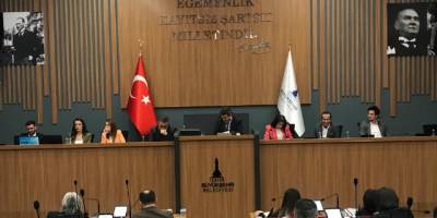 İzmir Büyükşehir Belediyesi Meclisi orman yangınları gündemiyle olağanüstü toplandı